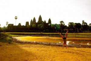 cartwheel in front of angkor wat