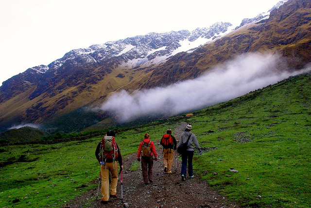 hiking machu picchu